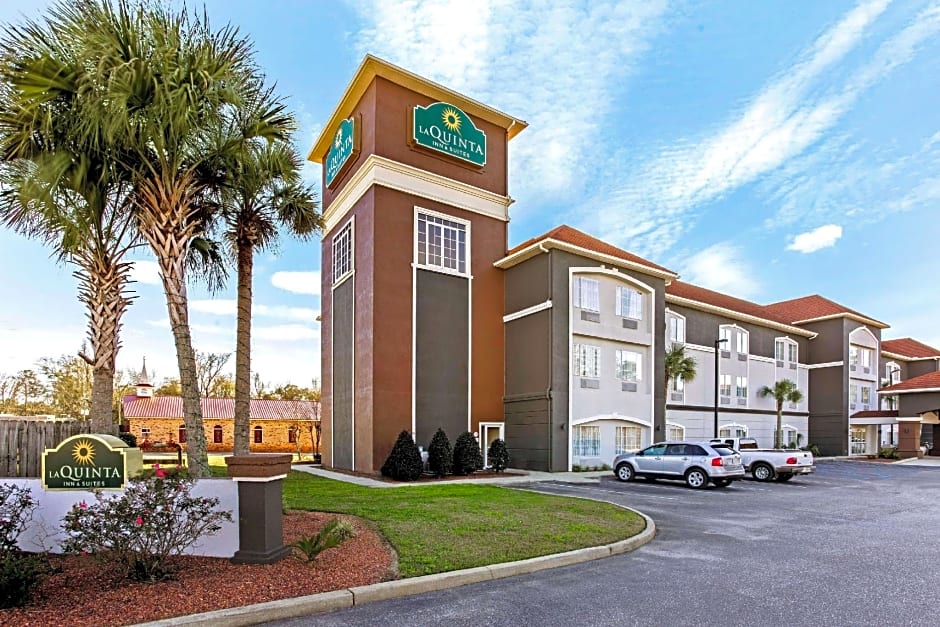 La Quinta Inn & Suites by Wyndham Mobile Satsuma / Saraland