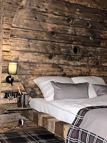 Suite with Lake View