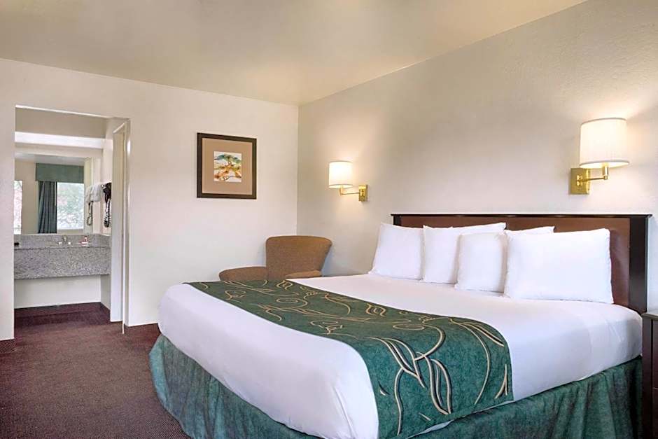 Travelodge by Wyndham Winslow