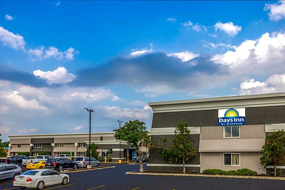 Days Inn by Wyndham Pleasant Prairie Kenosha