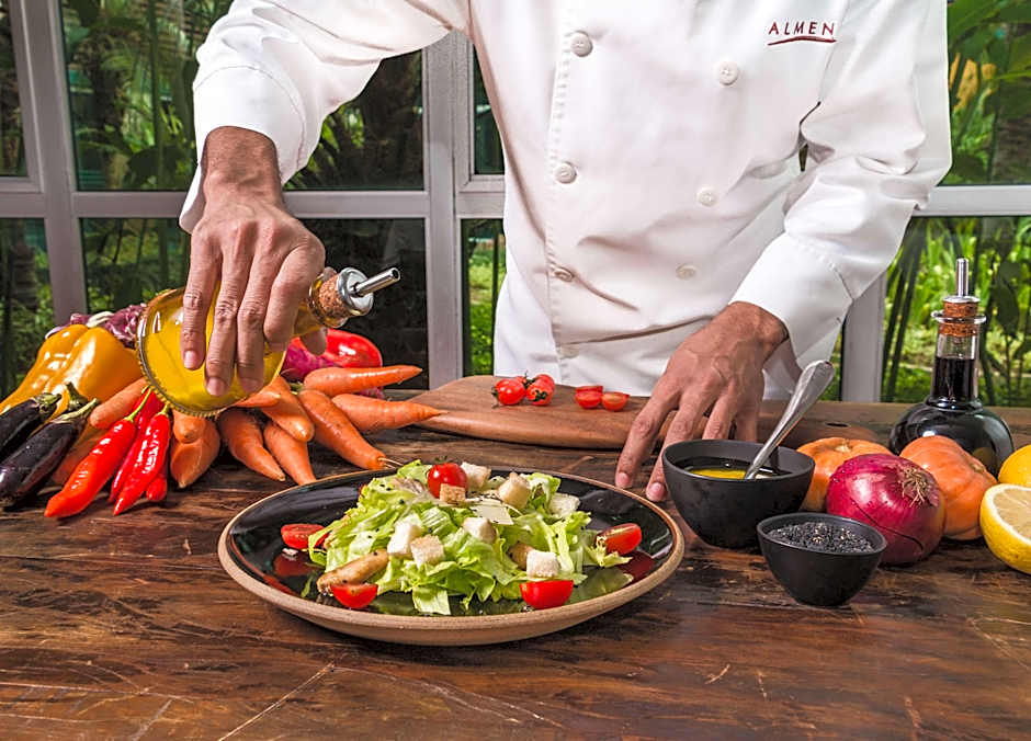 Almenat Embu das Artes Sao Paulo, Tapestry Collect