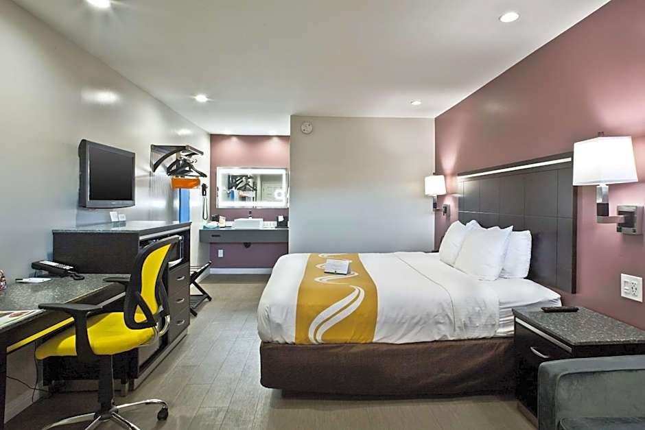 Bay Area Inn & Suites