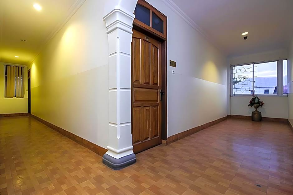 RedDoorz near Bethesda Manado