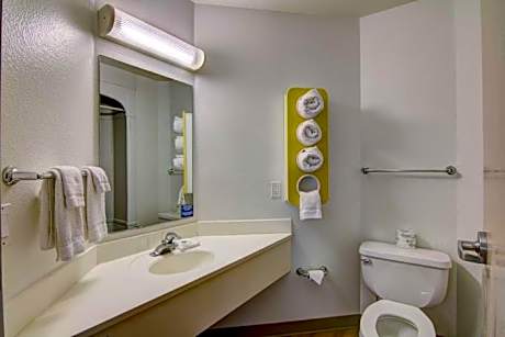 Queen Room - Non Smoking