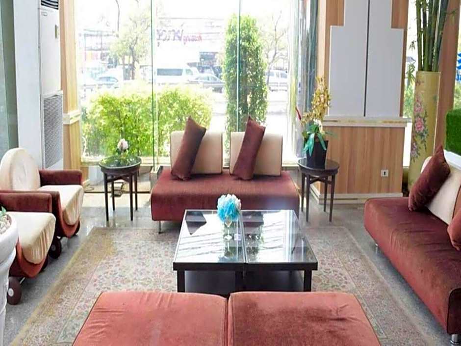 Bay Hotel Srinakarin