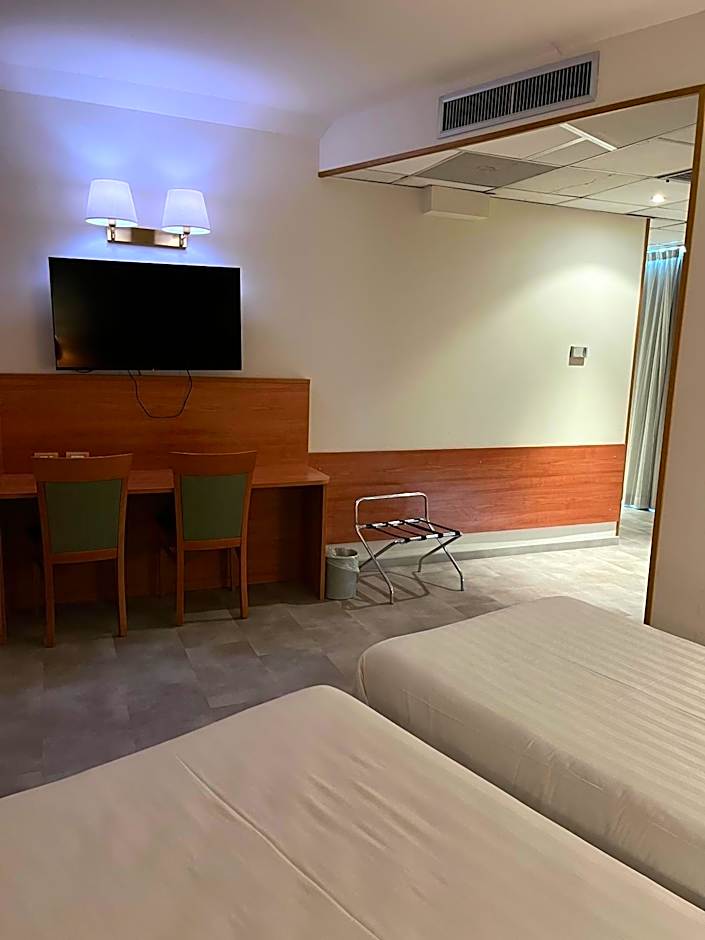 Hotel Re