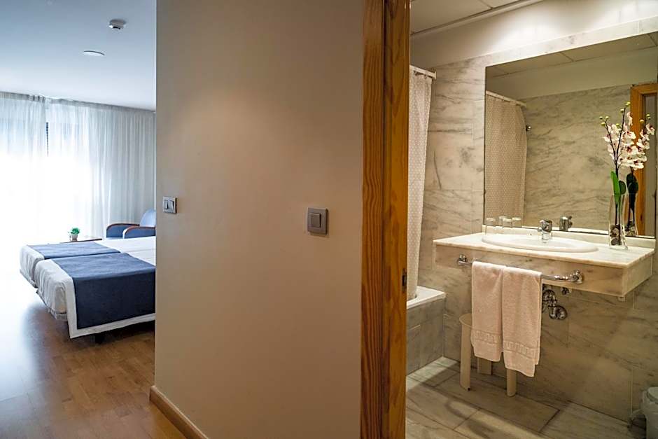 Photo 1 of 9 of Triple Room