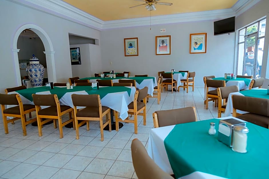 Hotel Zacatecas Courts