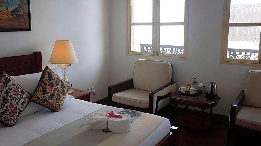 Heeren Palm Suites