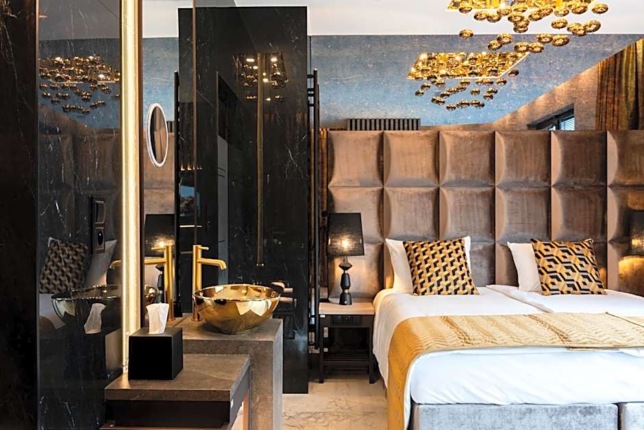 Art Suites Luxury Hotel