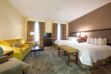 Queen Studio Suite with Sofabed