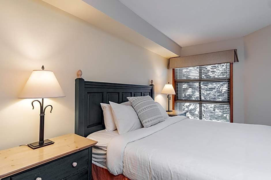 The best ski in ski out two bedroom condo at Aspens