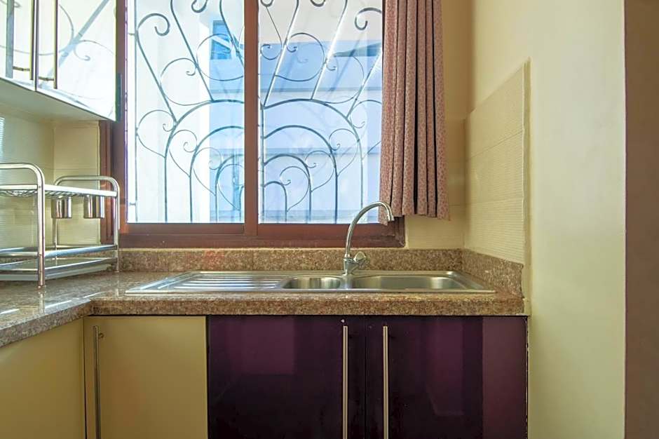 2BR Sunset Pool Beach 6 min Parking & WiFi