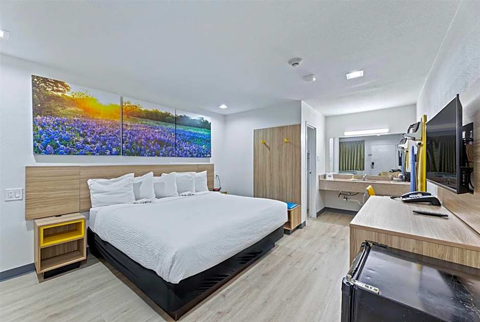 Days Inn by Wyndham McKinney