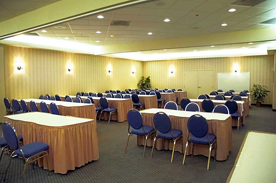 Hampton Inn & Suites By Hilton Calgary University Northwest