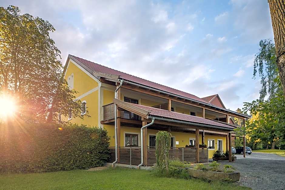 Photo 1 of 25 of Sachsenbucherhof