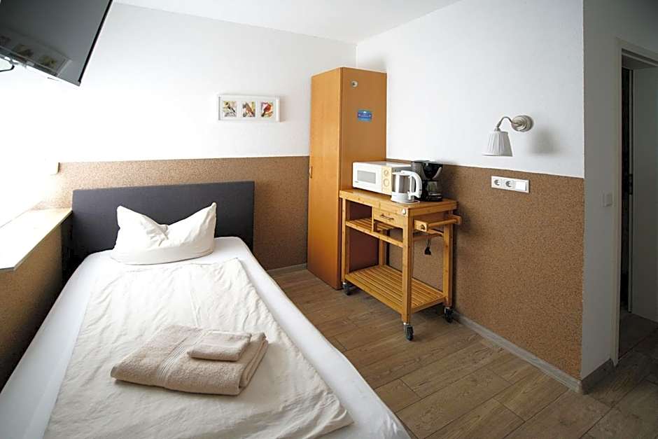 Foto 1 daripada 3 — Single Room