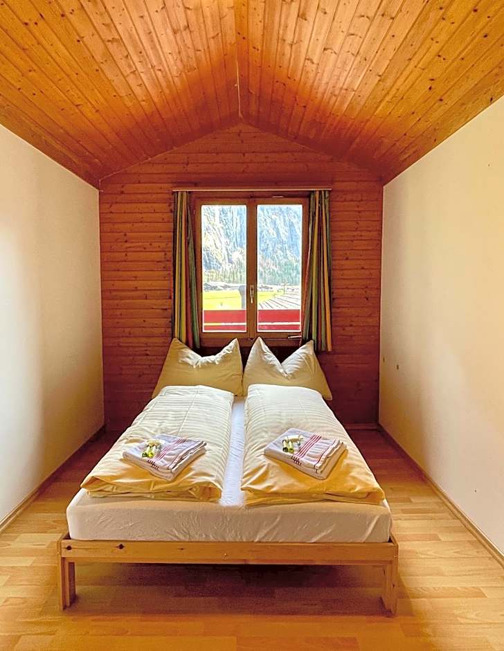 Alpine Base Hostel - Adults only