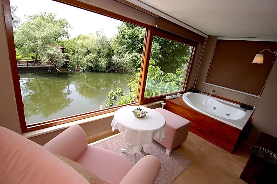 Beyaz Ev Agva - Adult only +15