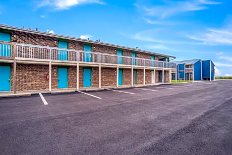 Rodeway Inn at Somers Cove Marina