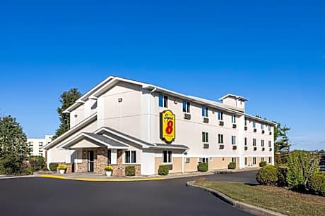 Super 8 by Wyndham Latham/Albany Airport
