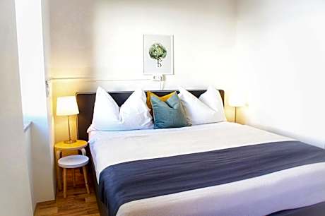 Schwarzacherhof Pension & Apartments