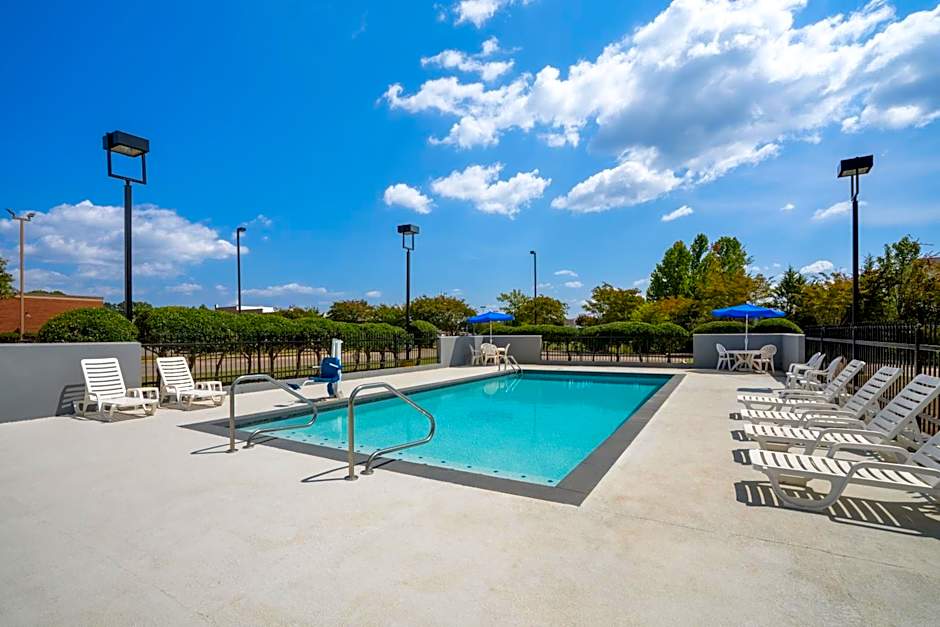 Spark by Hilton Decatur