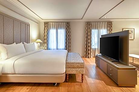 Grand King Suite with Balcony