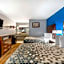 Econo Lodge Inn & Suites I-64 & Us 13