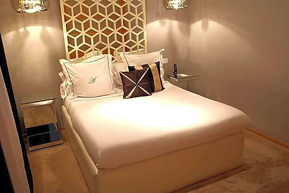 ApartaSuites Satellite by Abalu Hotels