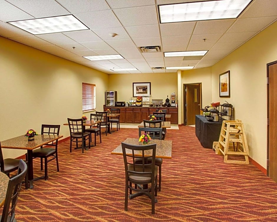 Rodeway Inn & Suites Phillipsburg