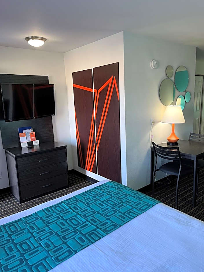 Howard Johnson Hotel & Suites by Wyndham St. George