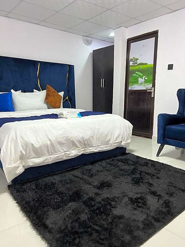 Glandov Suites and Apartment