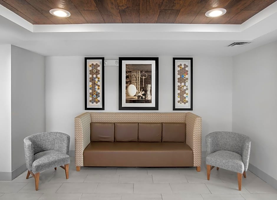 Holiday Inn Express Hotel & Suites Altoona-Des Moines, an IHG Hotel