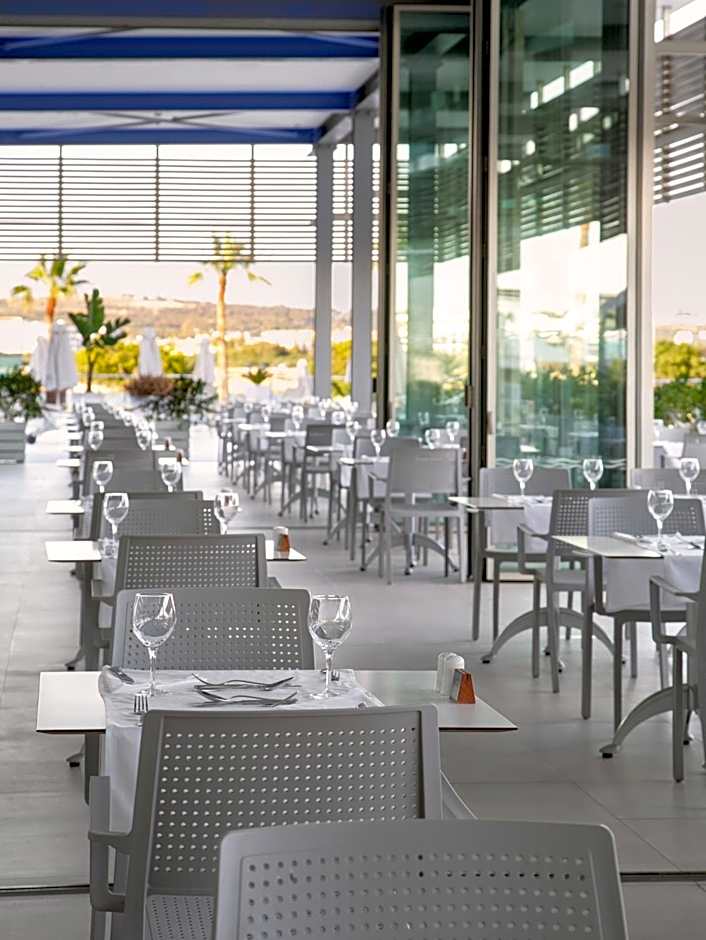 Asterias Beach Hotel