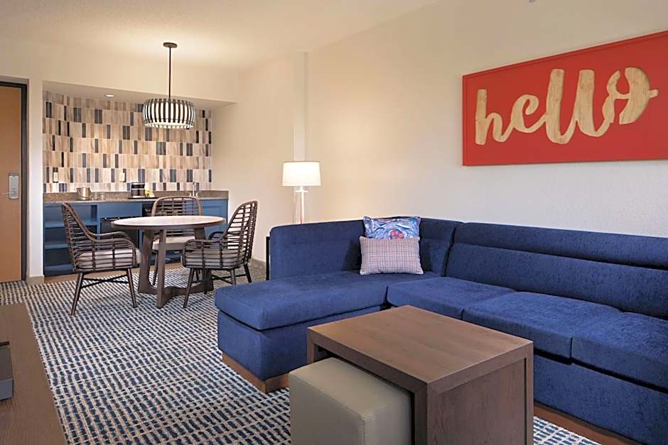 DoubleTree Suites by Hilton Orlando - Disney Springs® Area