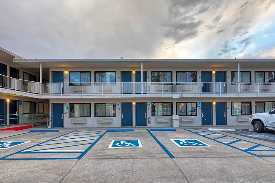 Motel 6-Nogales, AZ - Mariposa Road