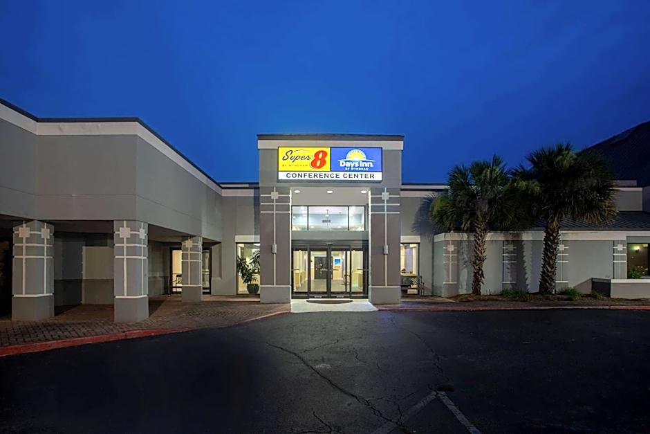 Super 8 by Wyndham Mobile I-65