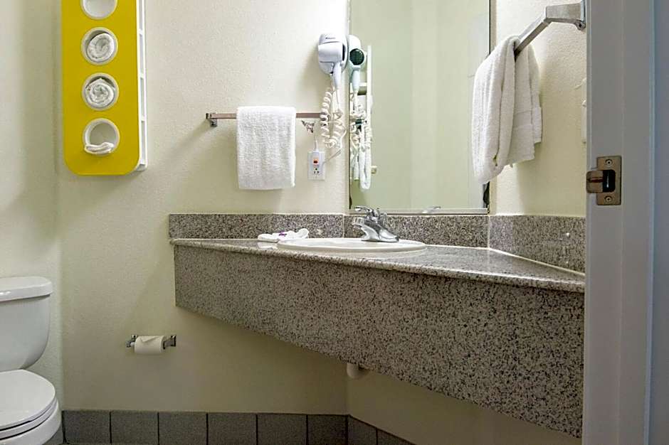 Motel 6-Las Cruces, NM - Telshor