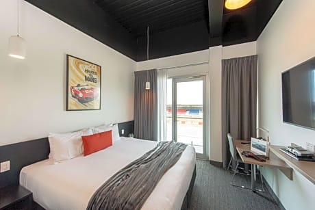 King Room with Track View