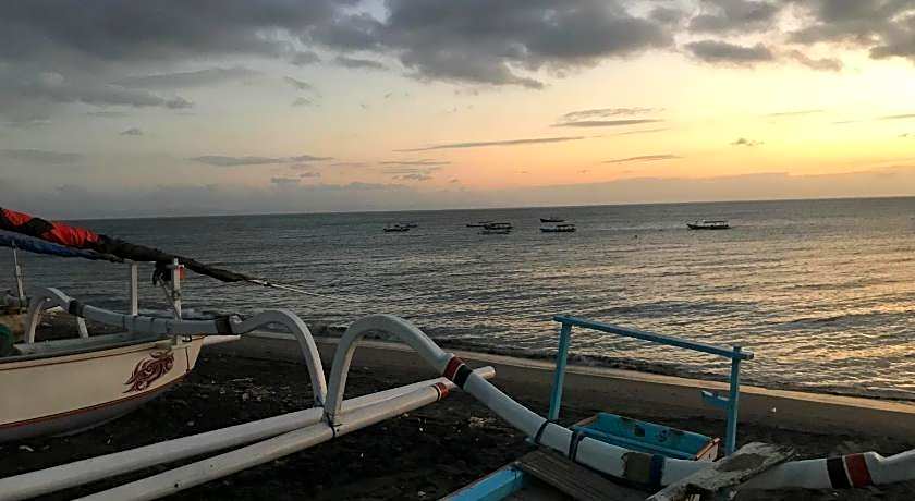 Villa Kenanga in Meninting by the beach