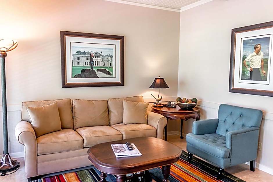 The Lodge at The Bluffs