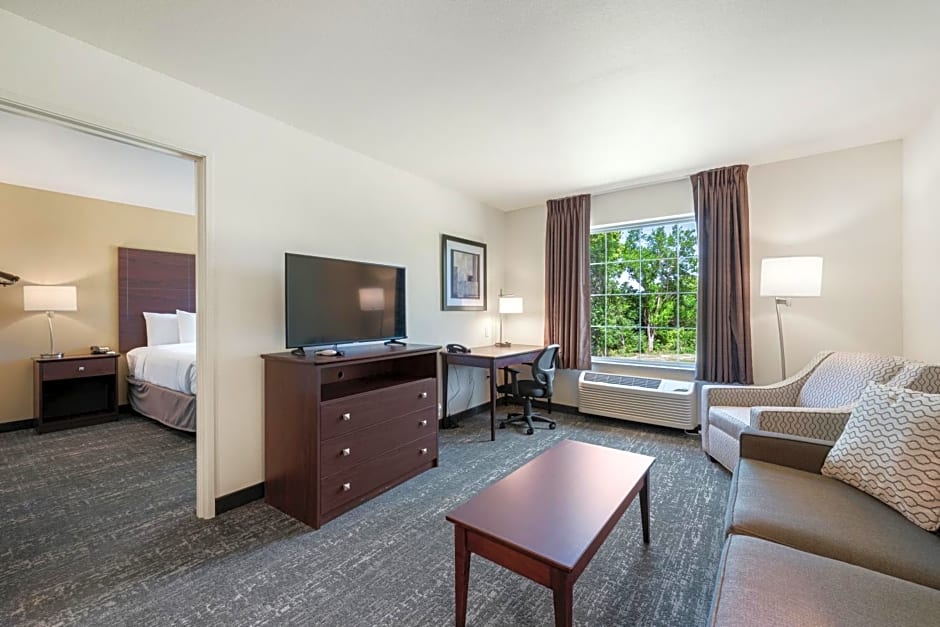 Cobblestone Hotel & Suites - Urbana