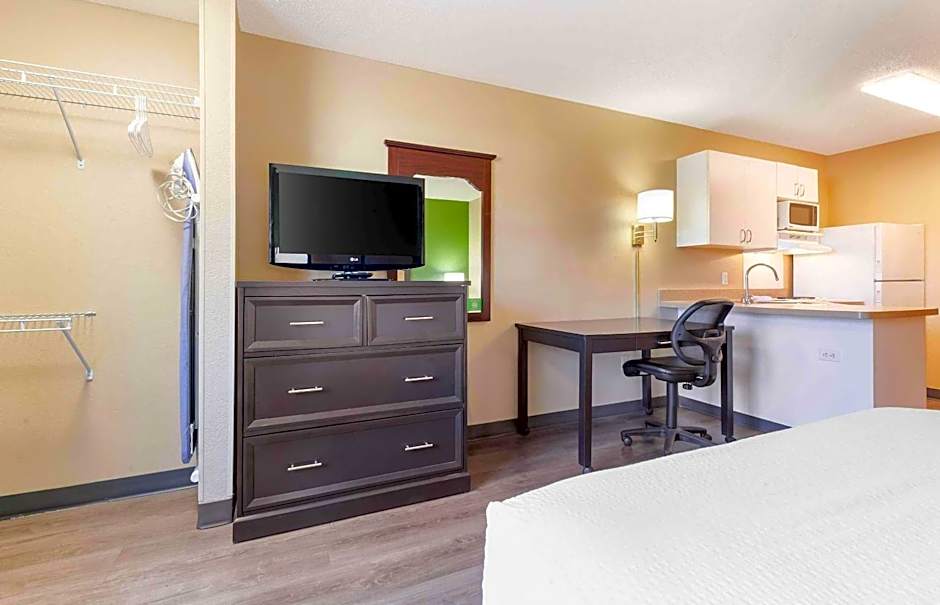 Extended Stay America Select Suites - Appleton - Fox Cities