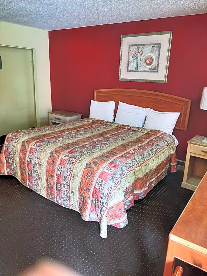 Travelers Lodge