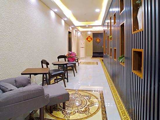 Zhiying Star Travel Collection Hotel (Zhujiang New Town Wuyangyu Subway Station)