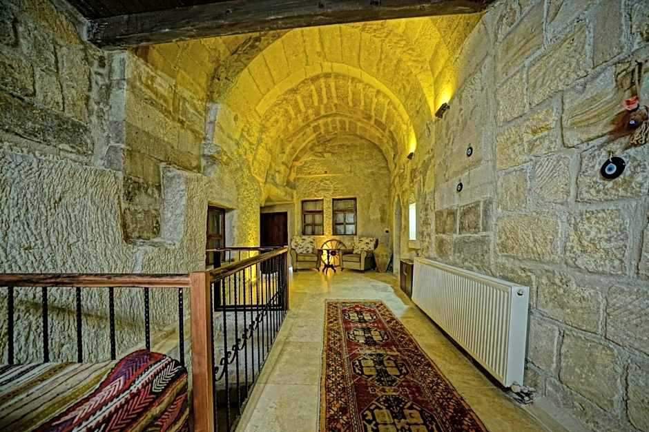 Castle Cave Hotel