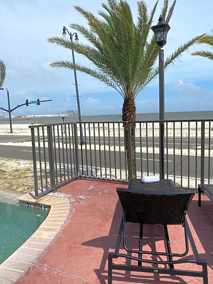 Holiday Inn Express - Gulfport Beach, an IHG Hotel