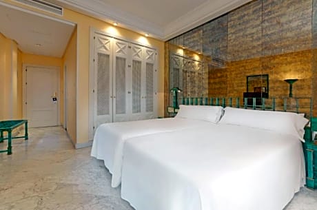 STANDARD TWIN ROOM (1 ADULT)