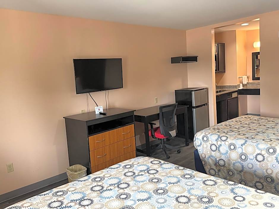 Paradise Inn & Suites